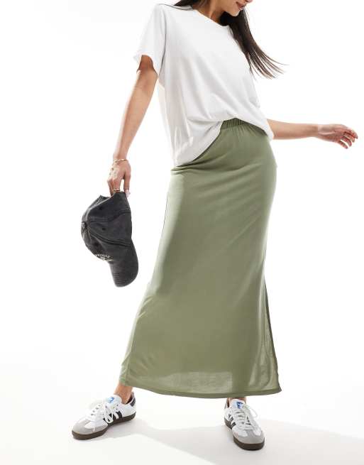 Vila slinky maxi skirt with split in green, 4 of 5