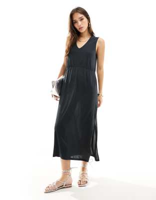 Vila slinky v neck midi dress in black