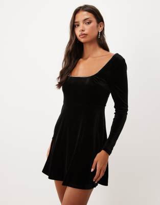 Vila Square Neck Long Sleeve Velvet Mini Dress In Black