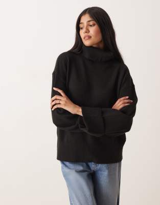 VILA - Strickpullover in Schwarz mit Rollkragen und verzierten Bündchen