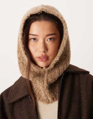 VILA - Superweiche Strick-Balaklava aus Bouclé in Hellbraun-Brown