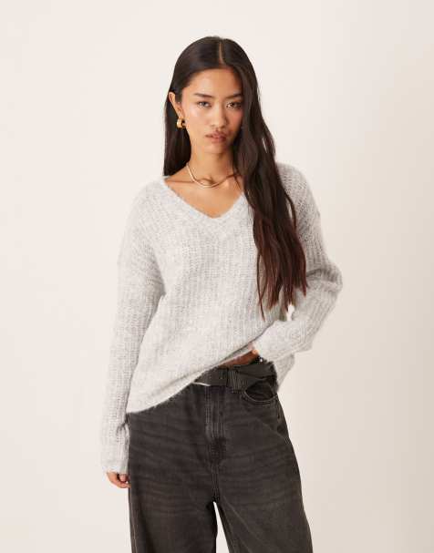 Vila fluffy knitted v neck oversized jumper in medium grey melange