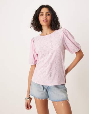 Vila - T-Shirt in Orchideenrosa mit Lochstickerei und Puffärmeln