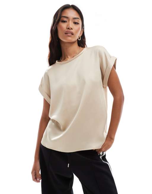 Vila – T-Shirt in Sand mit Satin-Vorderseite und umgeschlagenen Ärmeln, 4 von 4