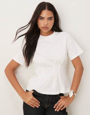 VILA - T-Shirt in Weiß im Strukturdesign mit Abnähern an der Taille