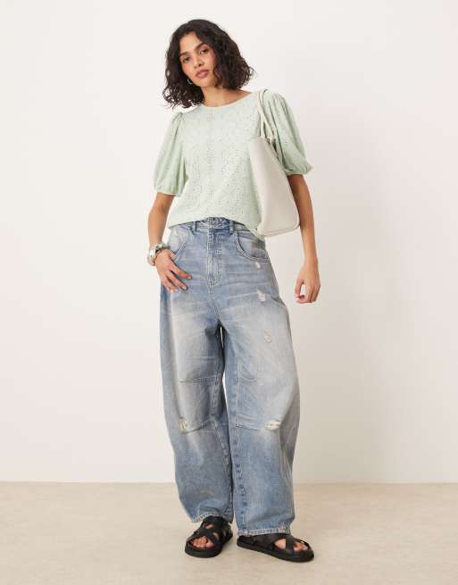VILA - T-shirt met broderie en pofmouwen in lichtgroen, 2 van 4