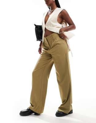 tailored wide leg pants in olive-Green