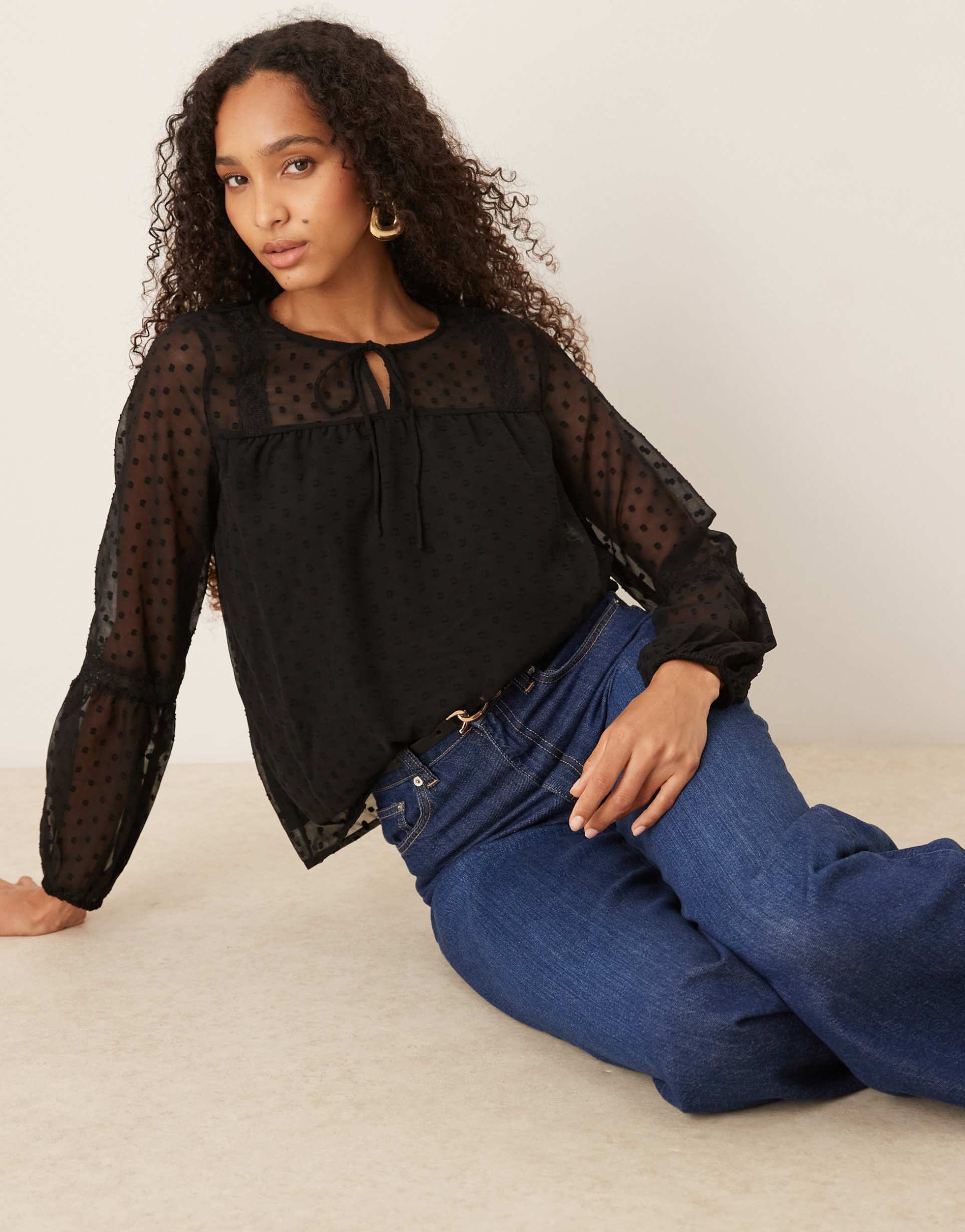 vila textured sleeve blouse in black