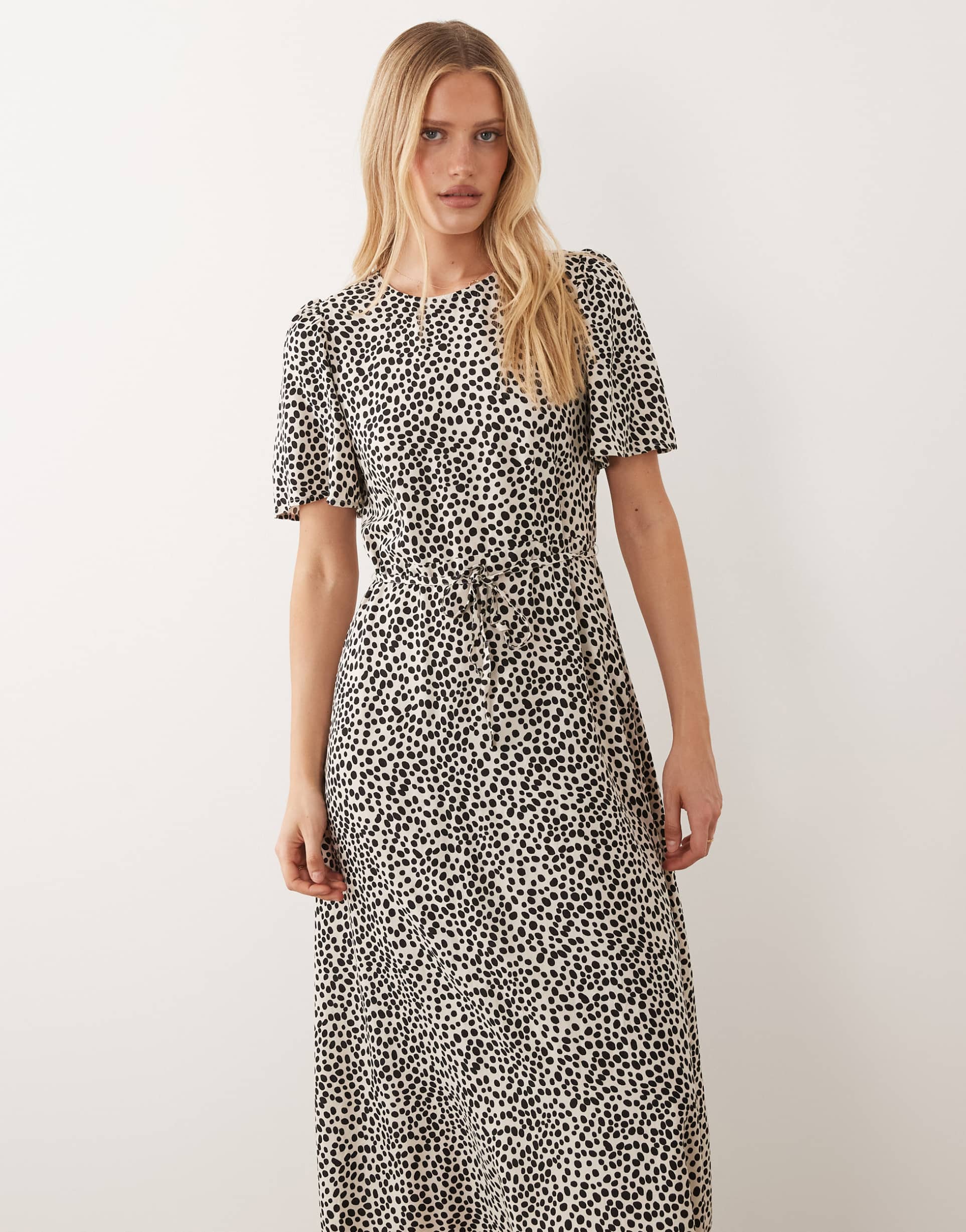 vila tie waist polka dot midi dress in cream and black