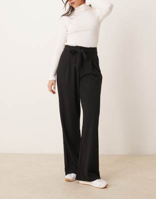 tie waist wide leg pants in black