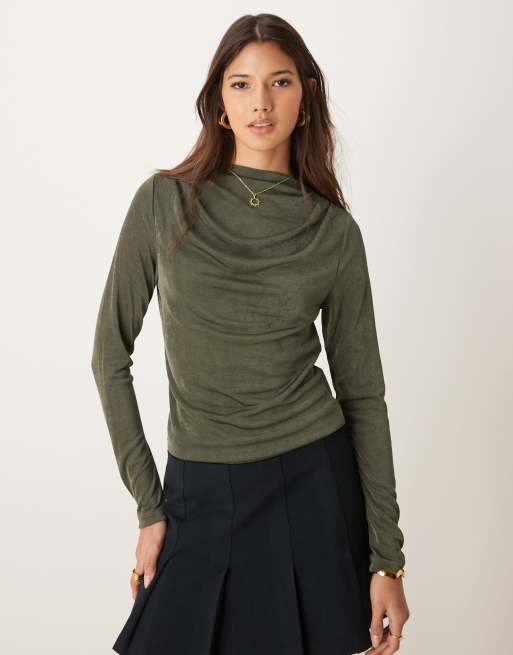 Vila - Top a maniche lunghe verde aderente con scollo arricciato