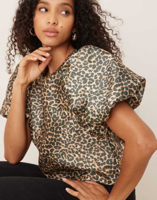 VILA - Top à motif léopard avec manches volumineuses, 2 de 4