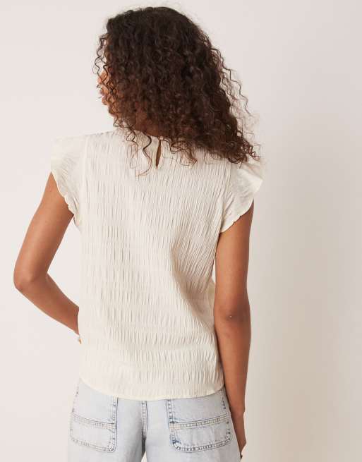 Vila - Top in tessuto stropicciato color crema betulla con arricciature e maniche con volant, 4 di 4