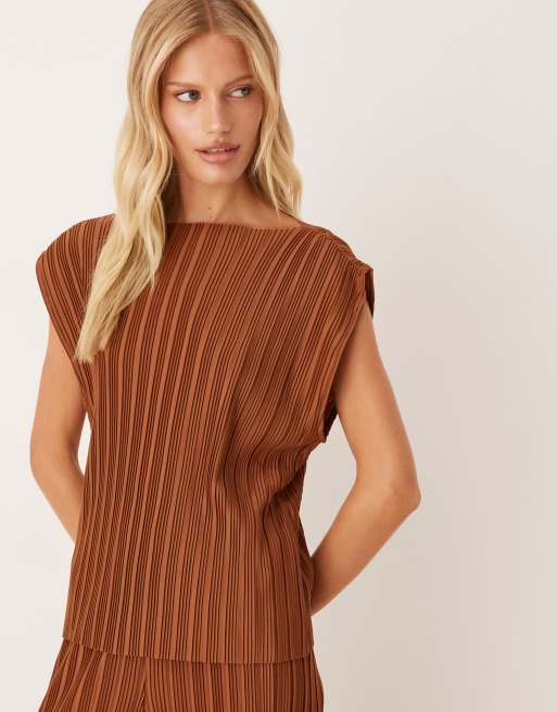 VILA - Top plissé color bronzo con scollo a barchetta in coordinato