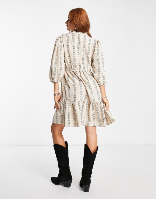 Vila - Vestito a tunica midi beige a balze con scollo a V, 2 di 4