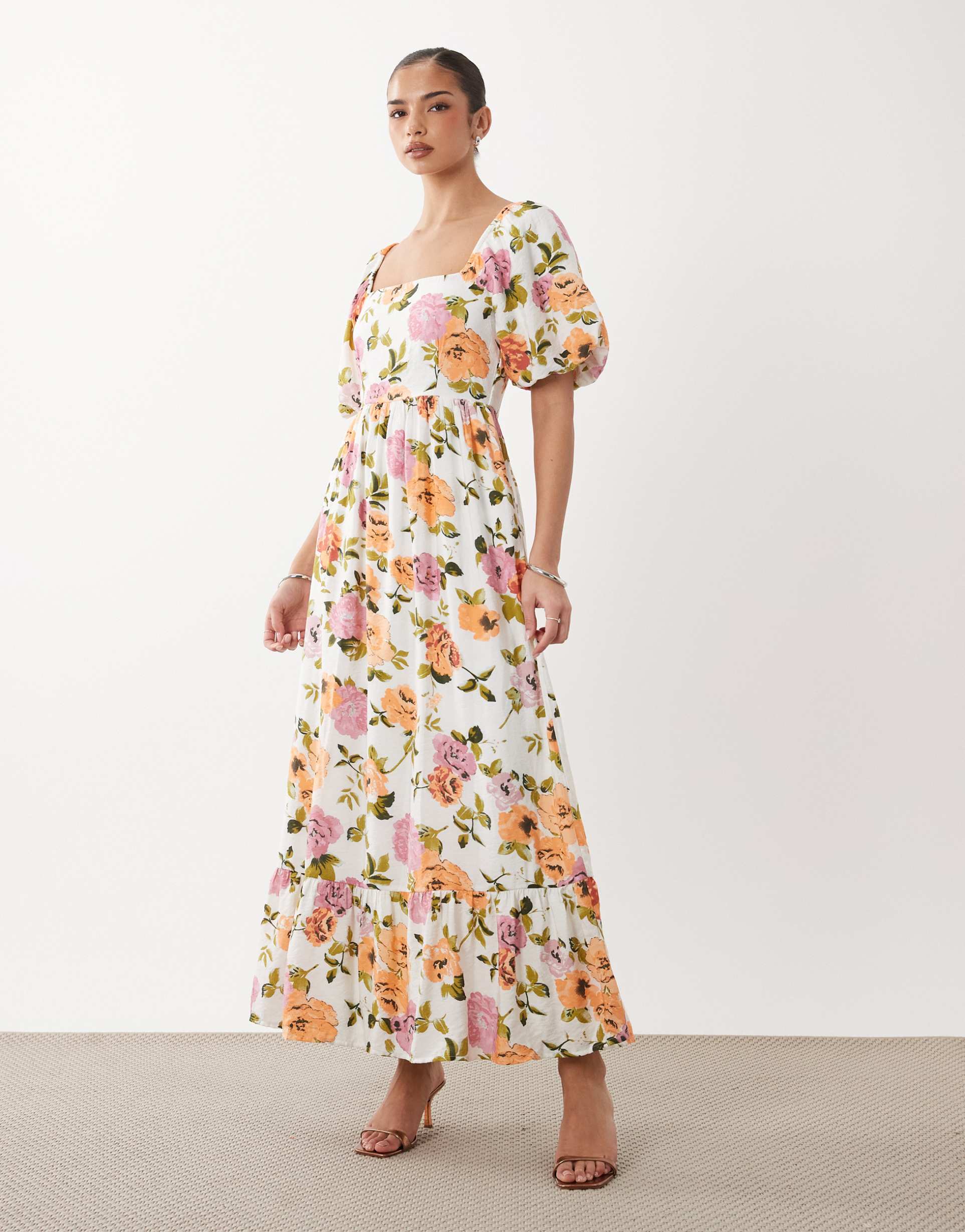 vila volume sleeve tiered maxi dress in white floral print