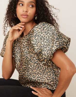 Vila Volume Sleeves Top In Multi