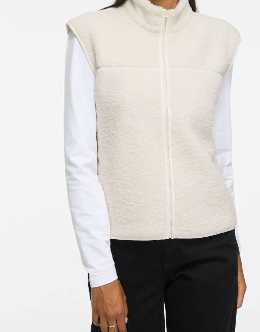 Vila Waistcoat in birch1, 5 of 7