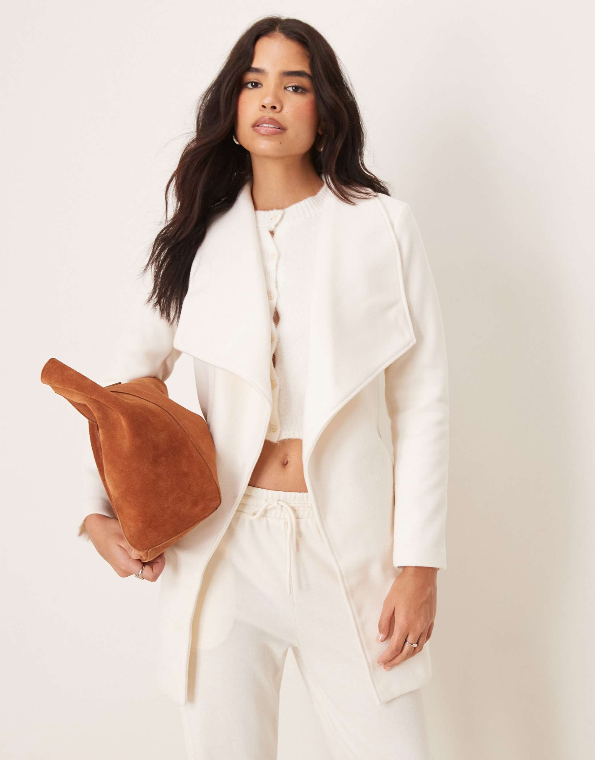 vila waterfall belted coat in birch cream