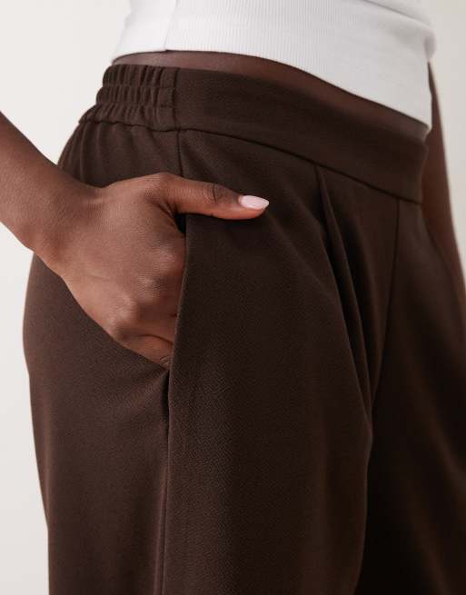 Vila weite, plissierte Hose in Schokobraun, 3 von 5