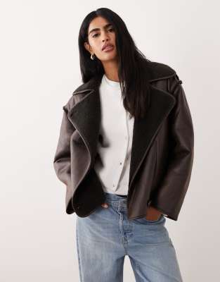 Vila - Wendbare Jacke aus Lammfellimitat in Dunkelbraun-Brown