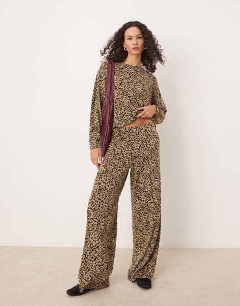 Vila wide leg super soft knit trouser co-ord in mini leopard print - view 1