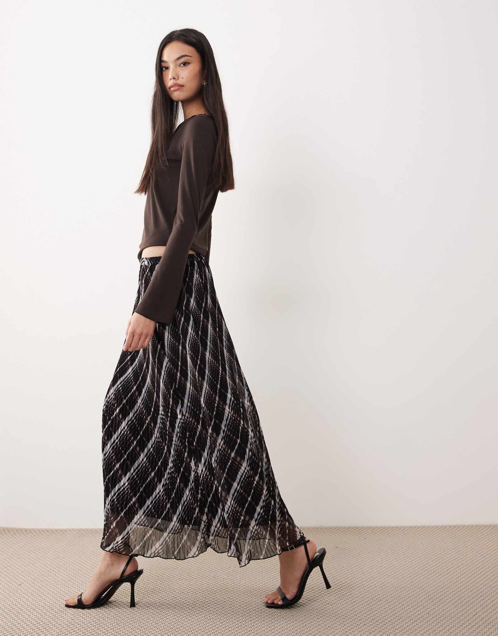 Юбка миди из плетеного плиссе Vila в коричневую и пастельную клетку