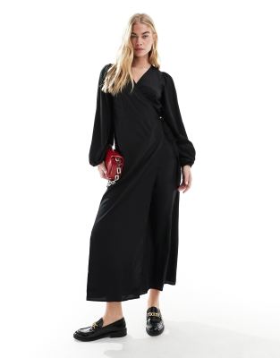 Vila wrap midi dress in black