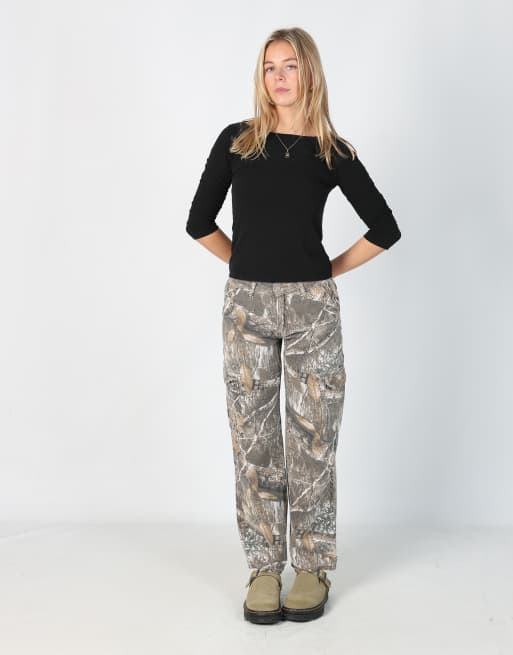 Vintage  28x53 denim jeans in khaki green