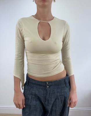 Vintage 3/4 length sleeve top in beige