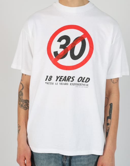 Vintage 30 xl t-shirt in white, 5 of 5