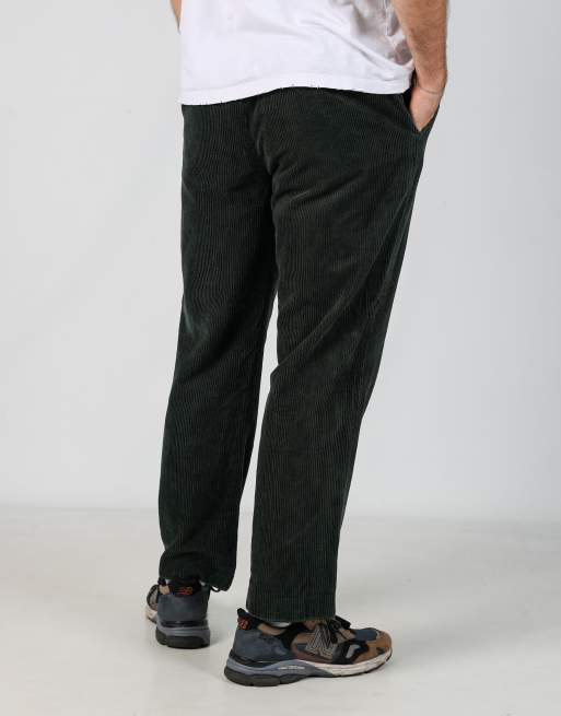Vintage  34x30 corduroy pants in dark green