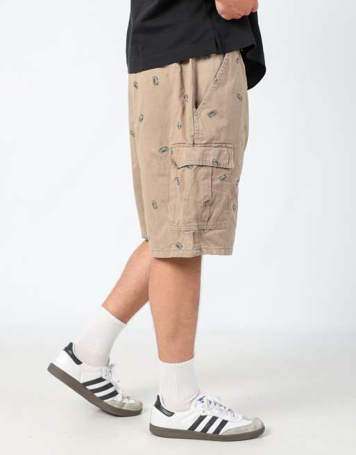 Vintage  38x22 canvas cargo shorts in tan