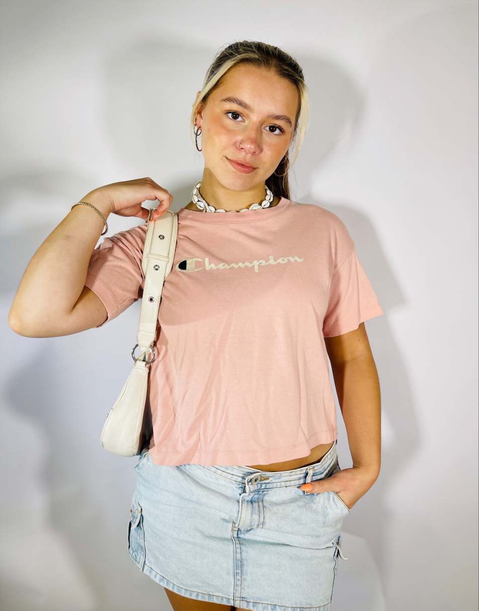 Vintage 90s Champion Size XS T-Shirt in Pink