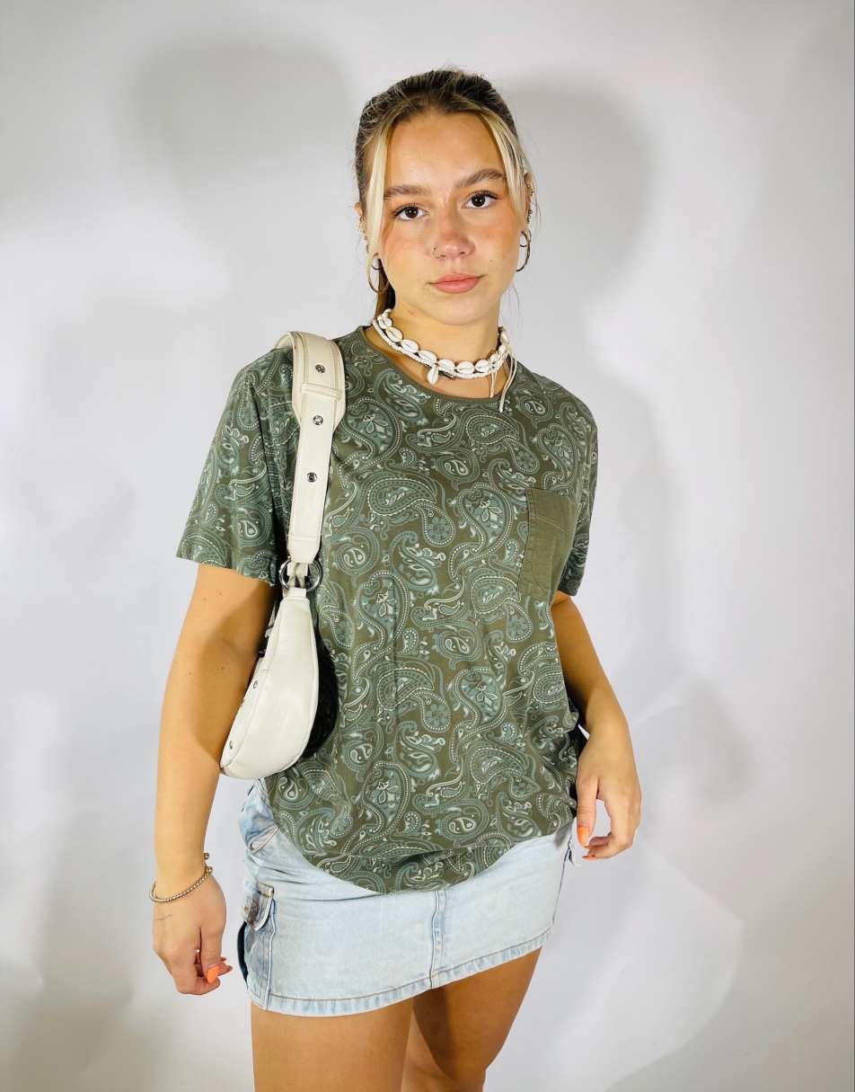 Vintage 90s Pretty Green Size XL T-Shirt in Green