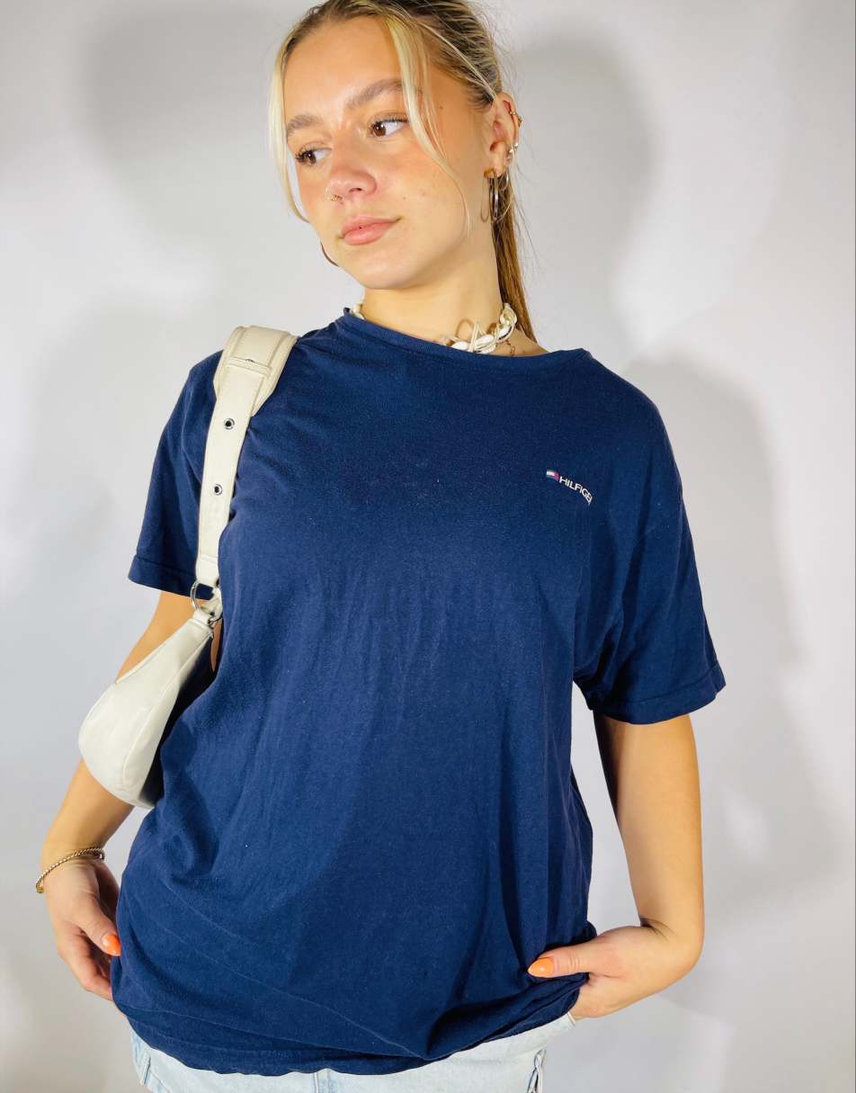 Vintage 90s Tommy Hilfiger Size XL T-Shirt in Navy