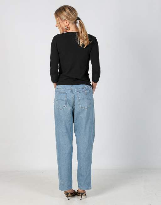 Vintage Armani Jeans XS mom jeans in light blue, 3 of 4