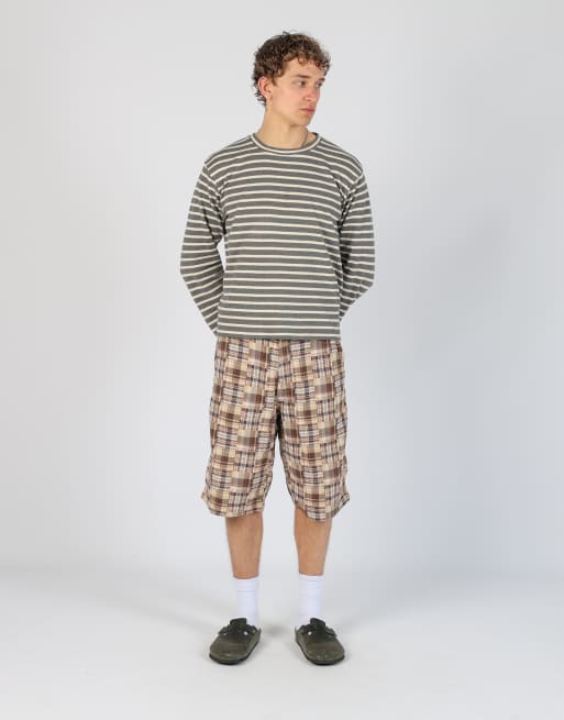 Vintage Avirex 34x23 canvas cargo shorts in tan, 2 of 4