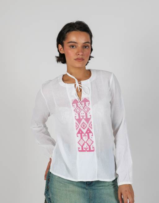 Vintage Blue Collection L long sleeve top in white, 3 of 4