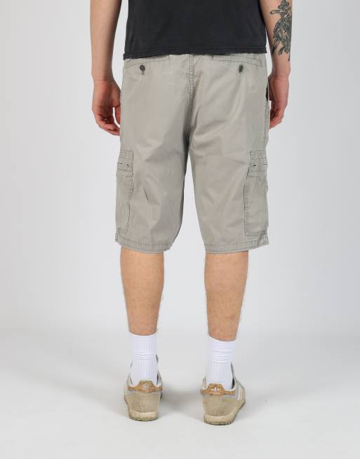 Vintage Calvin Klein 34x22 canvas cargo shorts in light grey, 4 of 4