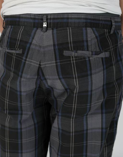 Vintage Calvin Klein 36x31 canvas cargo shorts in black, 4 of 4
