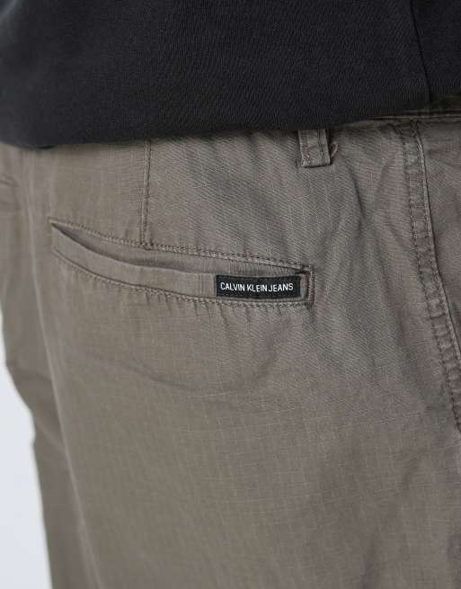 Vintage Calvin Klein 36x33 canvas cargo shorts in brown, 4 of 4