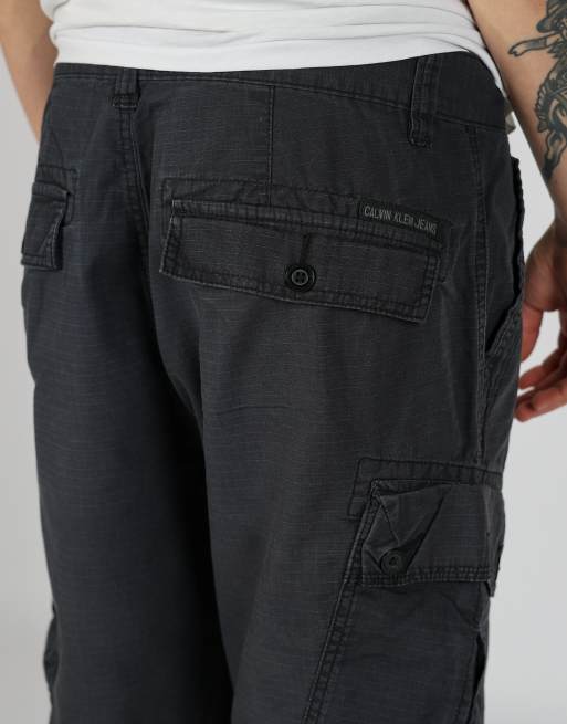 Vintage Calvin Klein 36x43 canvas cargo shorts in black, 4 of 4