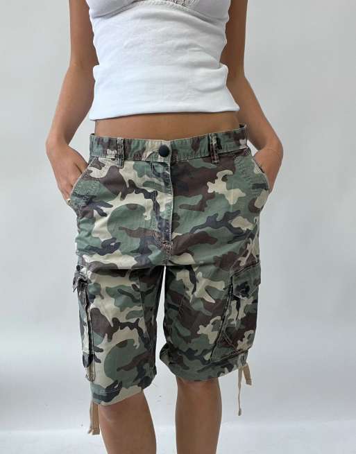 Vintage camo cargo jorts with drawstring ties In khaki