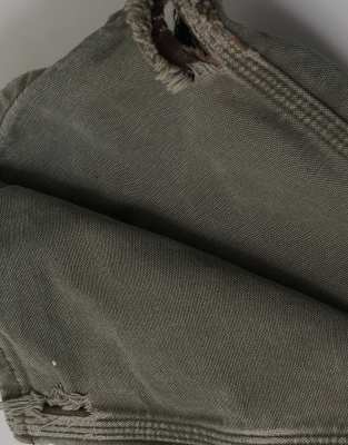 Thumbnail 4 of 4