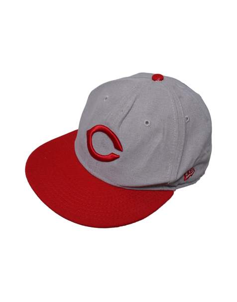 Vintage cincinnati reds size XL snapback cap in red - view 1