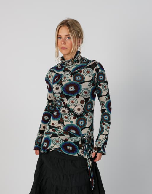 Vintage Coconuda S long sleeve top in black, 1 of 4