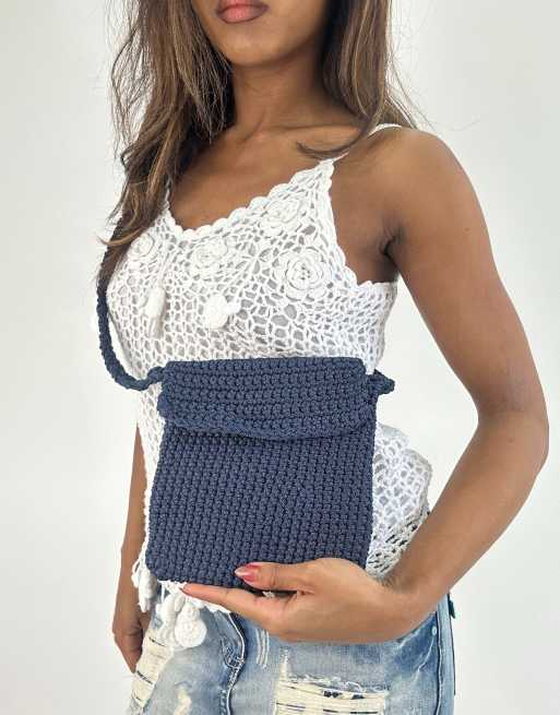 Vintage crochet crossbody bag in blue, 2 of 4