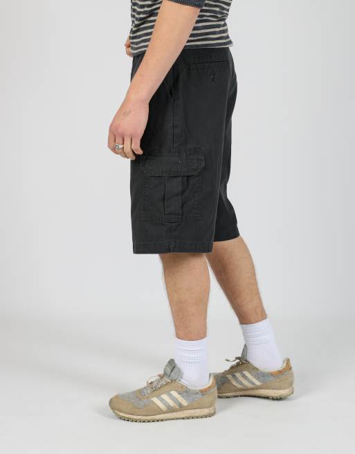 Vintage Dickies 34x22 canvas cargo shorts in black, 2 of 4