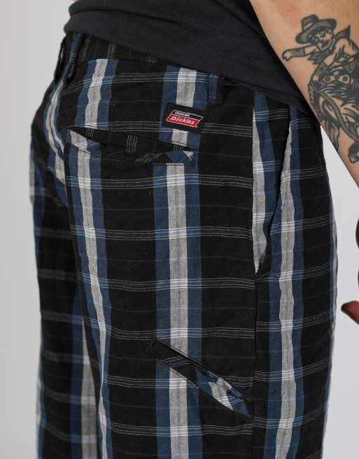 Vintage Dickies 34x23 canvas cargo shorts in black, 4 of 4